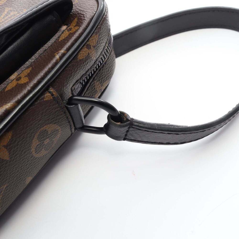 LOUIS VUITTON Black Monogram Leather Shoulder Bag - Picture 7 of 12